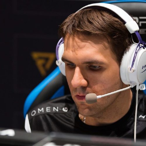 Black و Xuan تیم T1